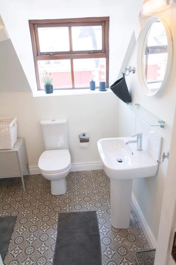 Apartments In Dingle Town Center 외부 사진