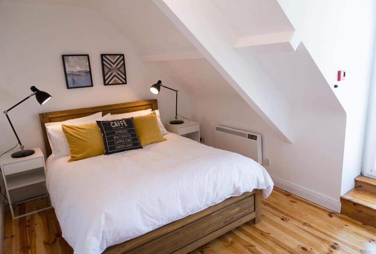 Apartments In Dingle Town Center 외부 사진