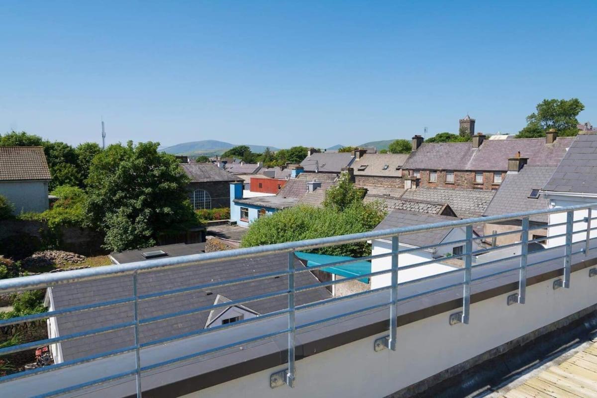 Apartments In Dingle Town Center 외부 사진